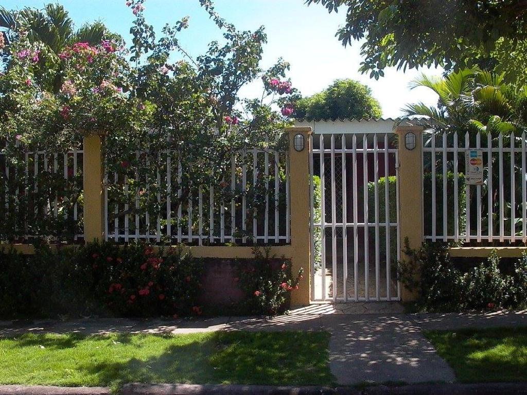 Hostal Casa Los Espinoza Managua Eksteriør billede